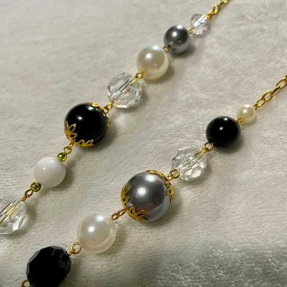 Long beaded adjustable necklace - Picture 3 of 3